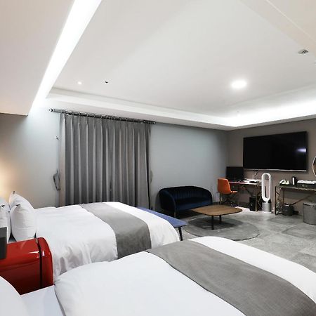 El Tower Hotel Gunsan Extérieur photo