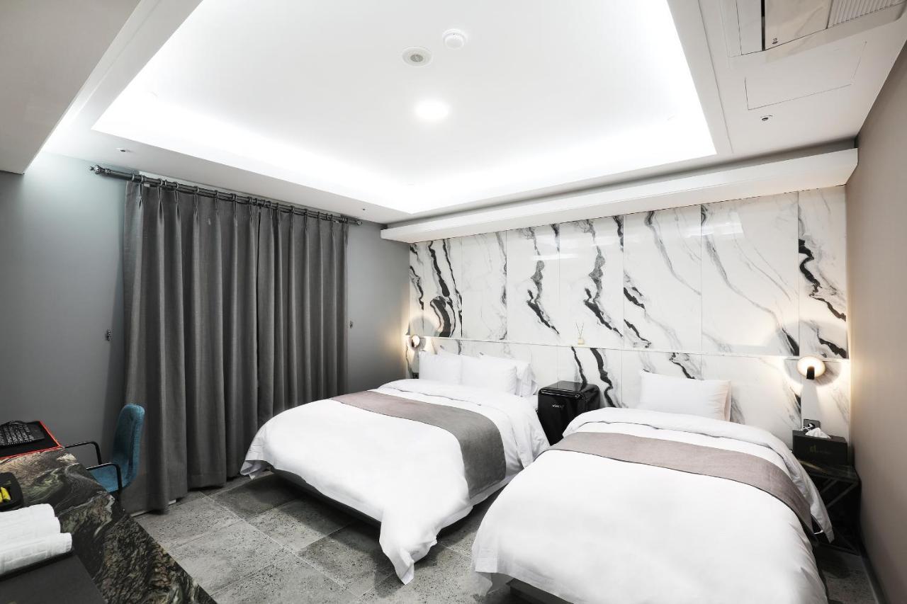 El Tower Hotel Gunsan Extérieur photo