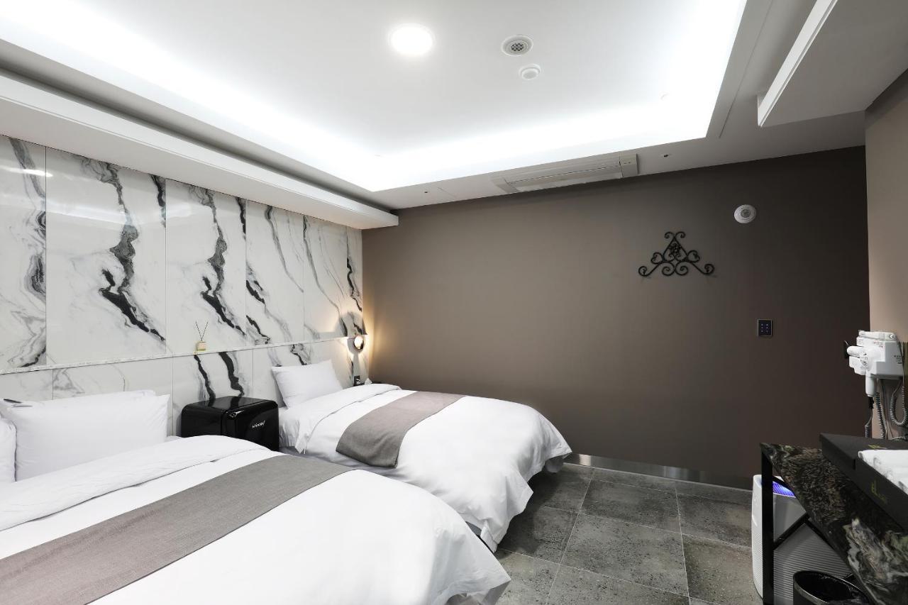 El Tower Hotel Gunsan Extérieur photo
