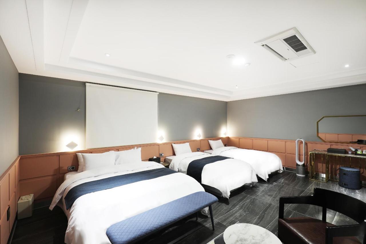 El Tower Hotel Gunsan Extérieur photo