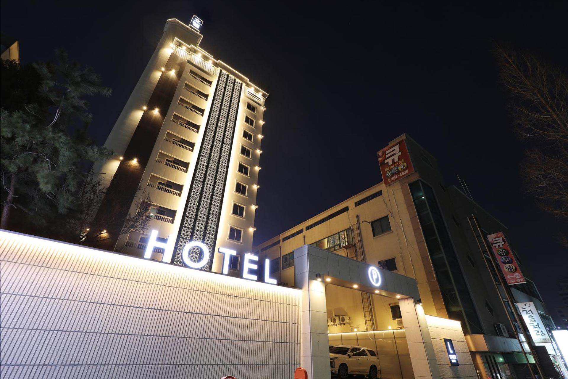 El Tower Hotel Gunsan Extérieur photo